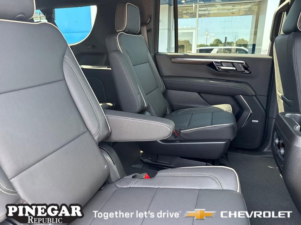 new 2025 Chevrolet Suburban car, priced at $75,190