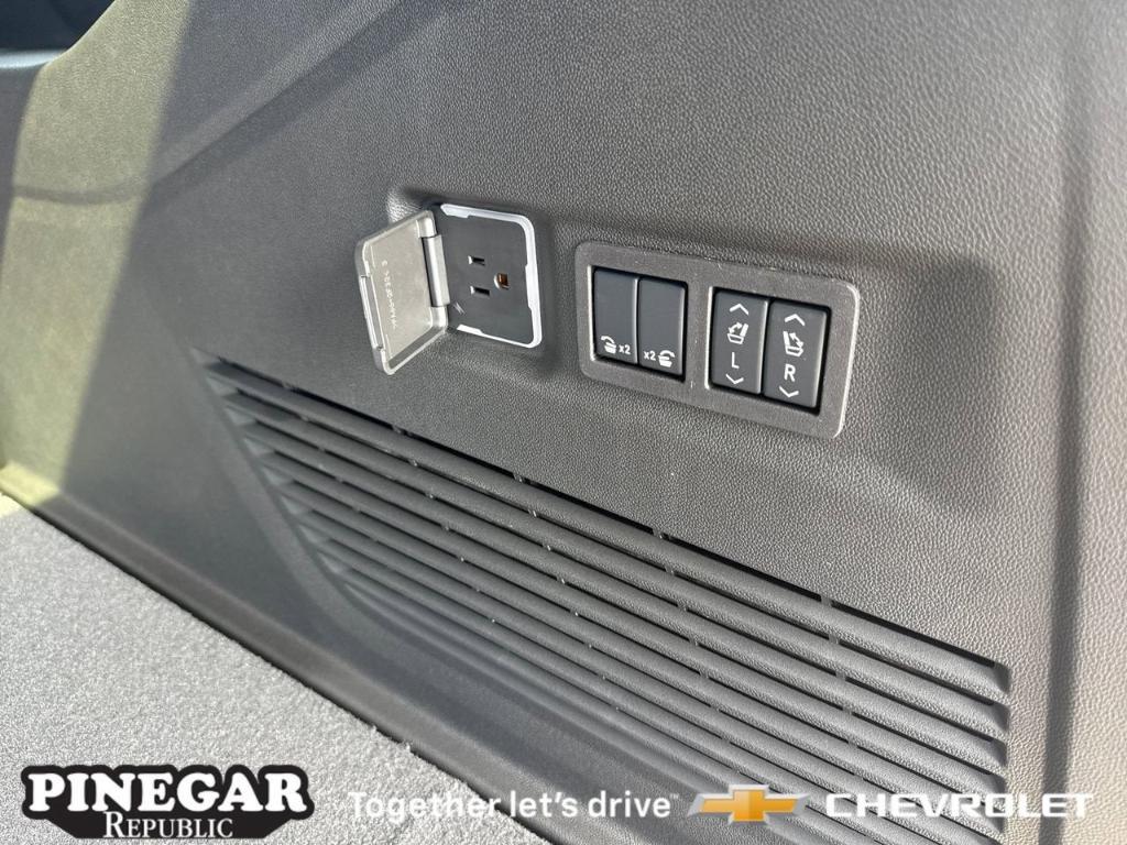 new 2025 Chevrolet Suburban car, priced at $75,190