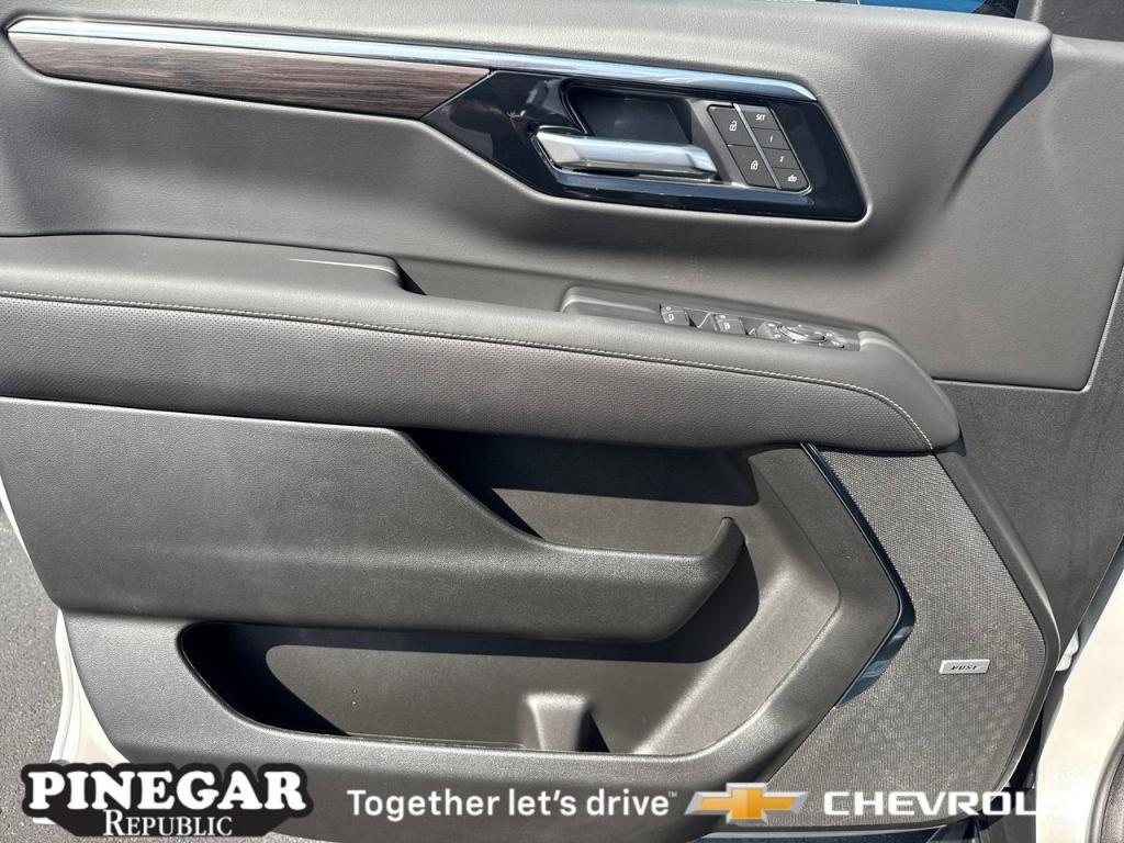 new 2025 Chevrolet Suburban car, priced at $75,190