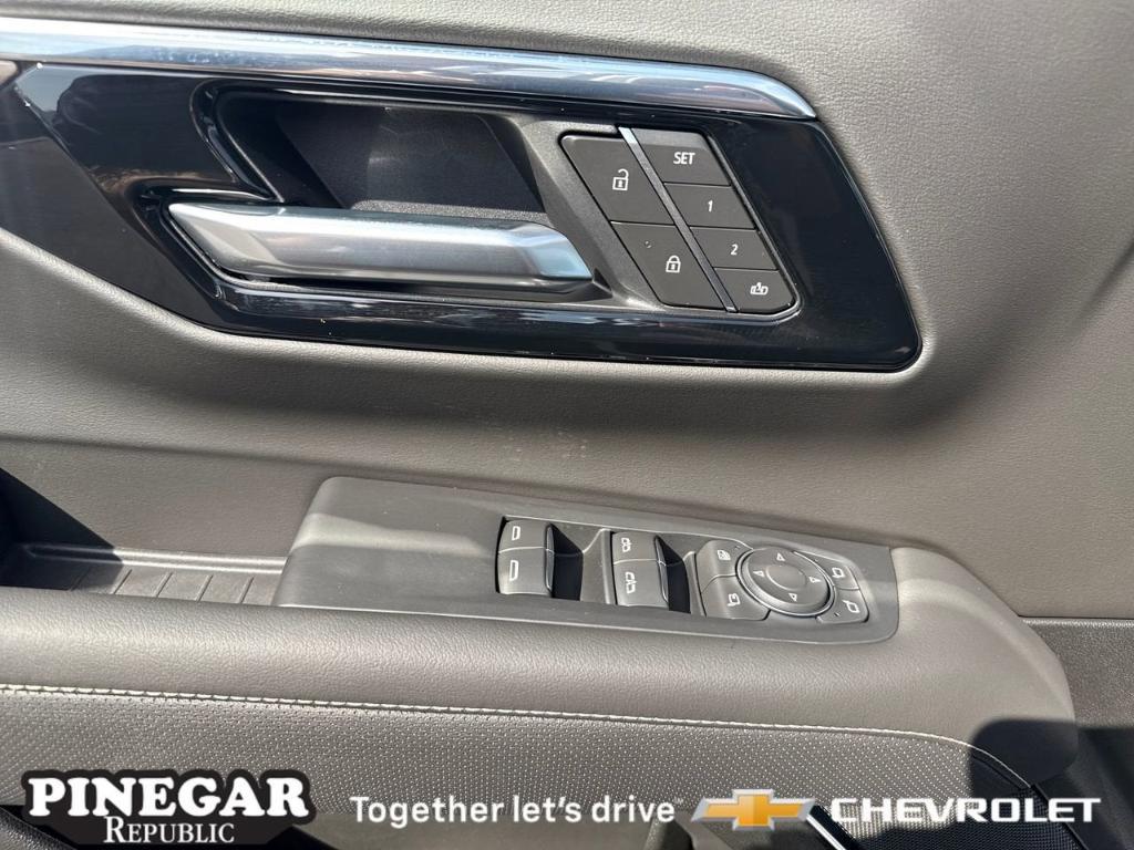 new 2025 Chevrolet Suburban car, priced at $75,190