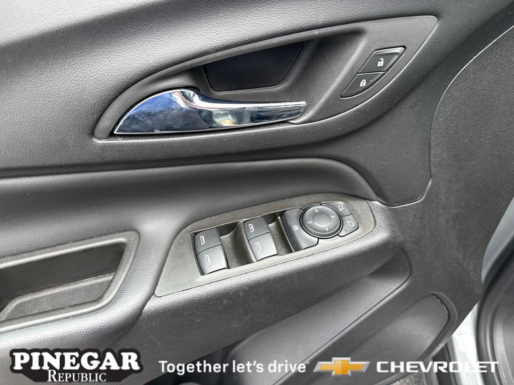 used 2023 Chevrolet Equinox car, priced at $22,719