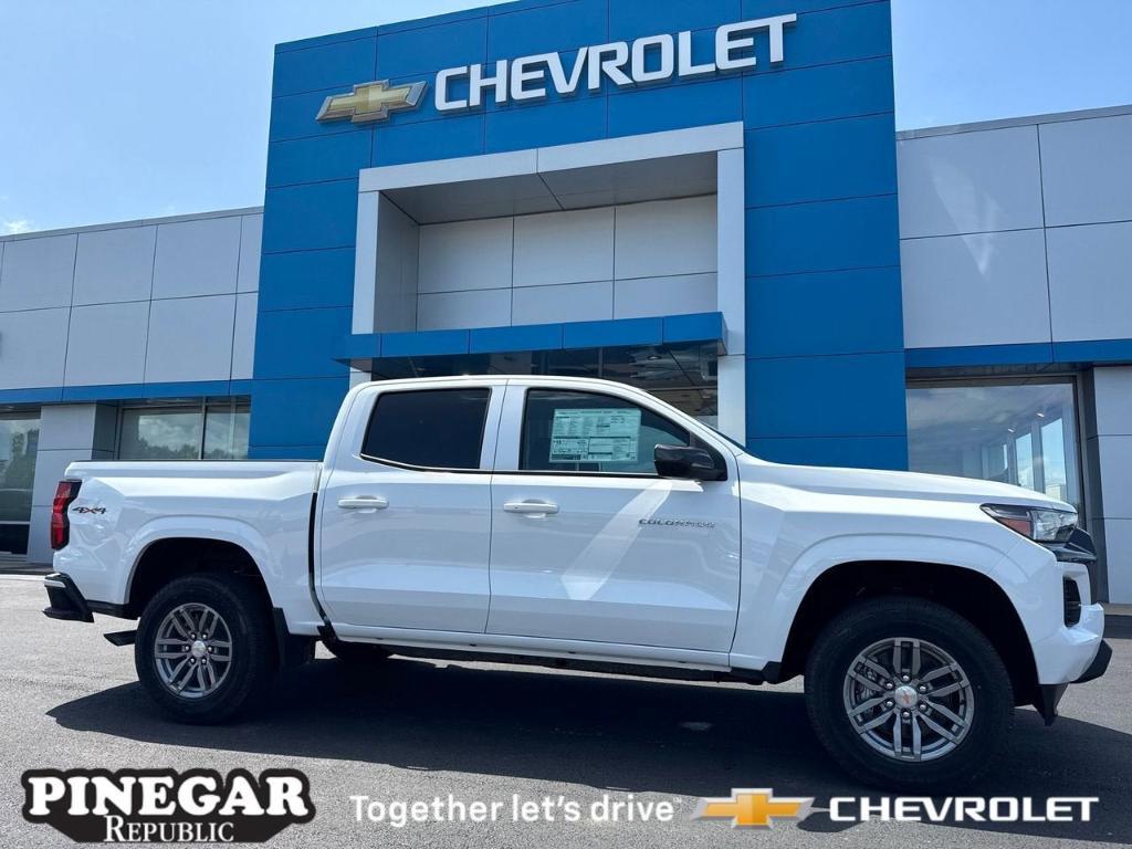 new 2025 Chevrolet Colorado car, priced at $38,995