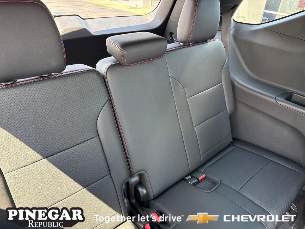 new 2025 Chevrolet Traverse car, priced at $58,995