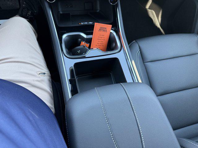 new 2025 Chevrolet Traverse car, priced at $47,405