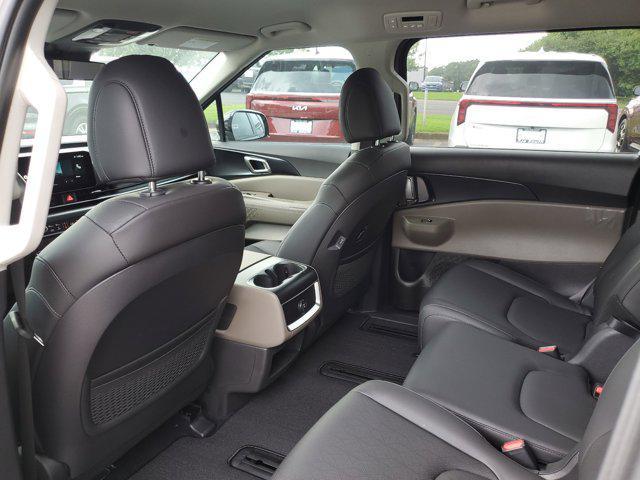 new 2025 Kia Carnival car, priced at $40,655