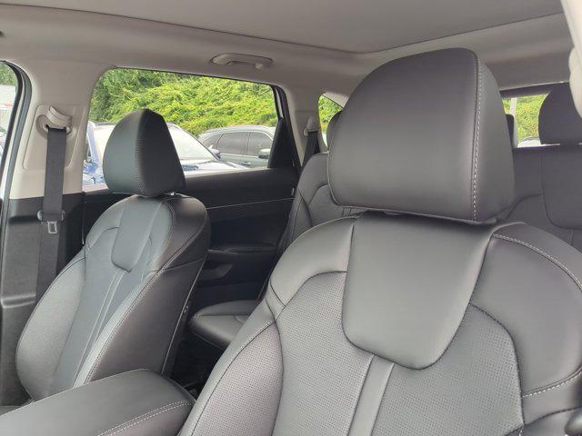 new 2025 Kia Sorento car, priced at $39,580