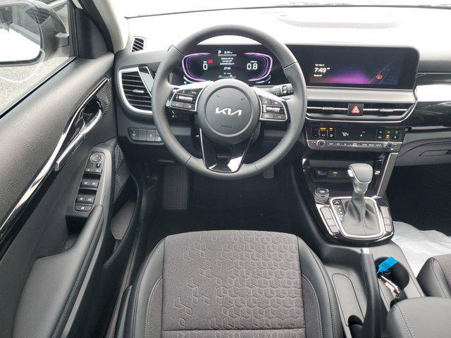new 2025 Kia Seltos car, priced at $25,175