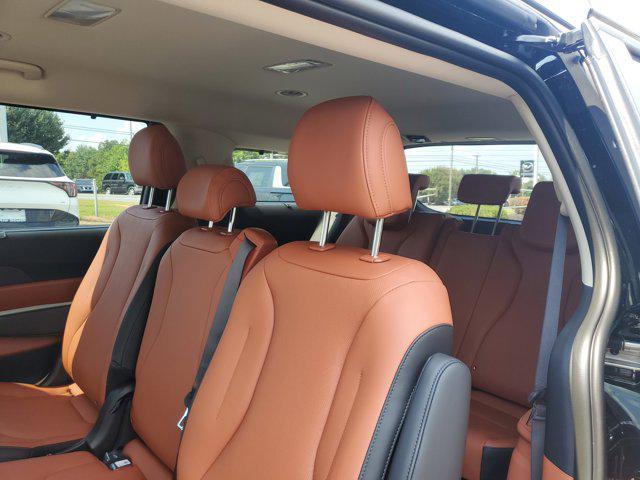 used 2026 Kia Carnival Hybrid car