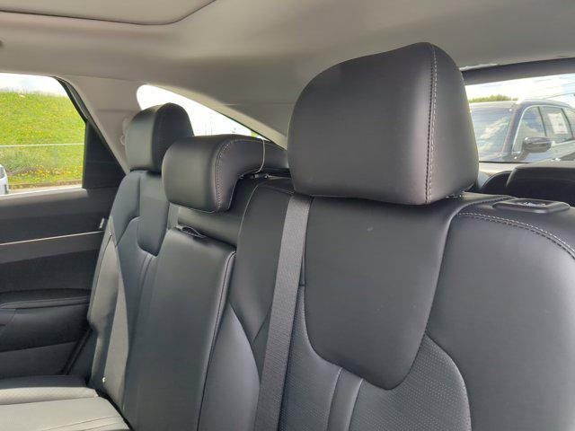 new 2025 Kia Sorento car, priced at $38,675