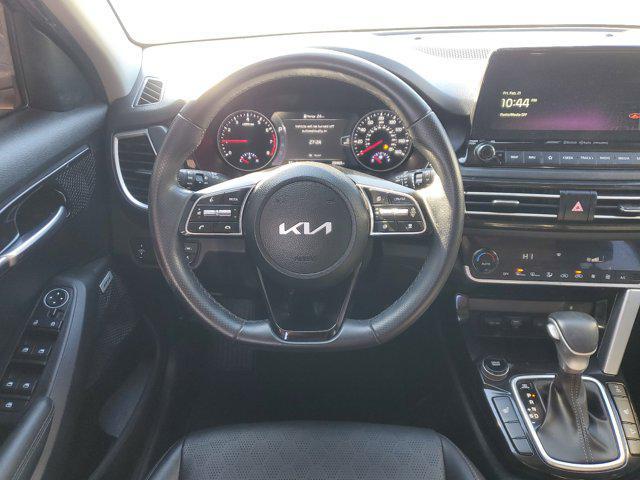 used 2023 Kia Seltos car, priced at $23,420