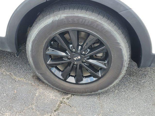 used 2020 Kia Sorento car, priced at $16,943