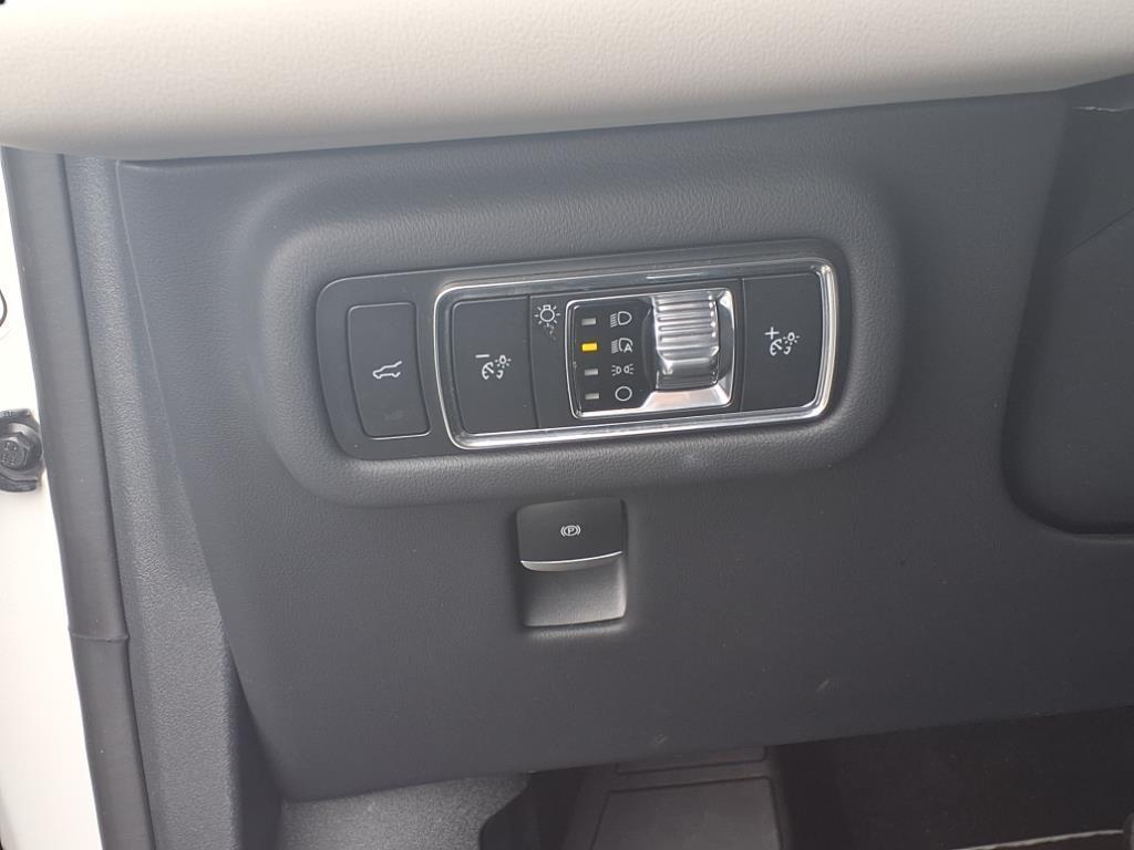 used 2024 Lincoln Nautilus car, priced at $51,621