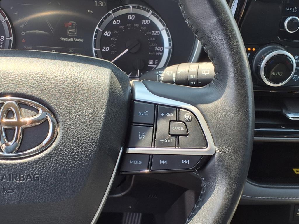 used 2023 Toyota Highlander car, priced at $34,943