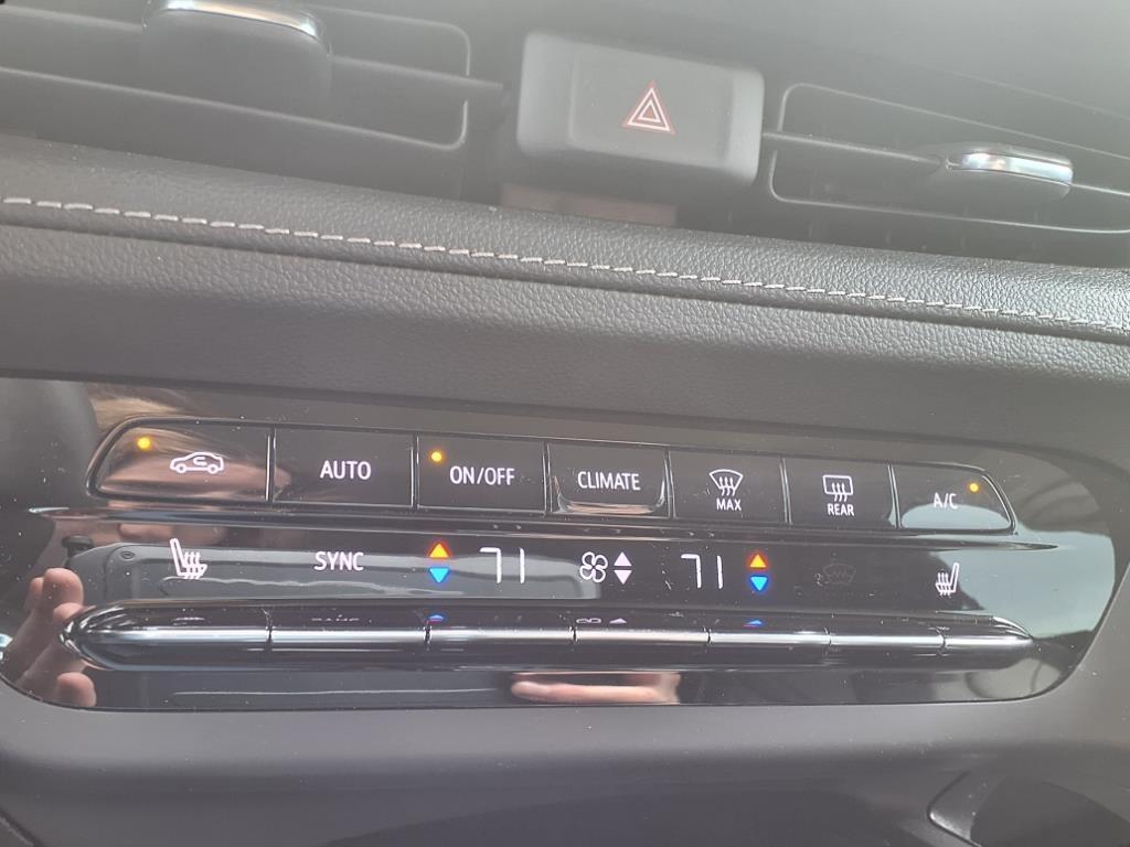 used 2023 Buick Envision car, priced at $31,522