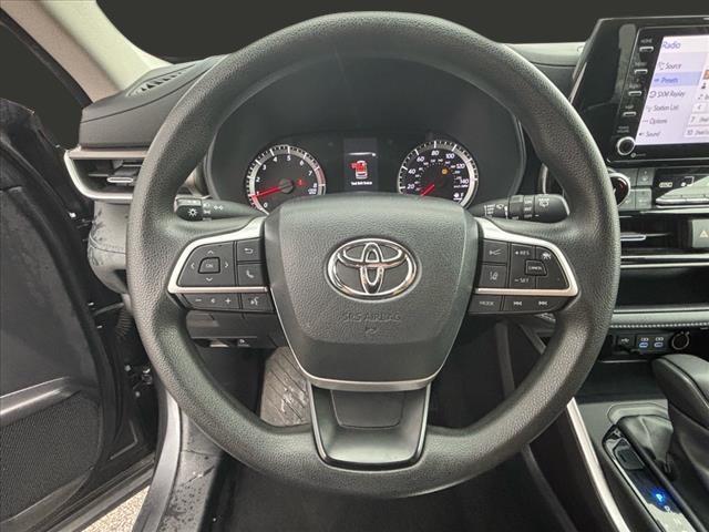 used 2022 Toyota Highlander car, priced at $28,500