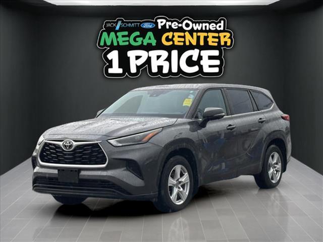 used 2022 Toyota Highlander car, priced at $28,500