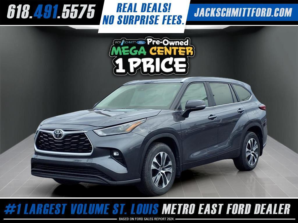 used 2023 Toyota Highlander car, priced at $29,999