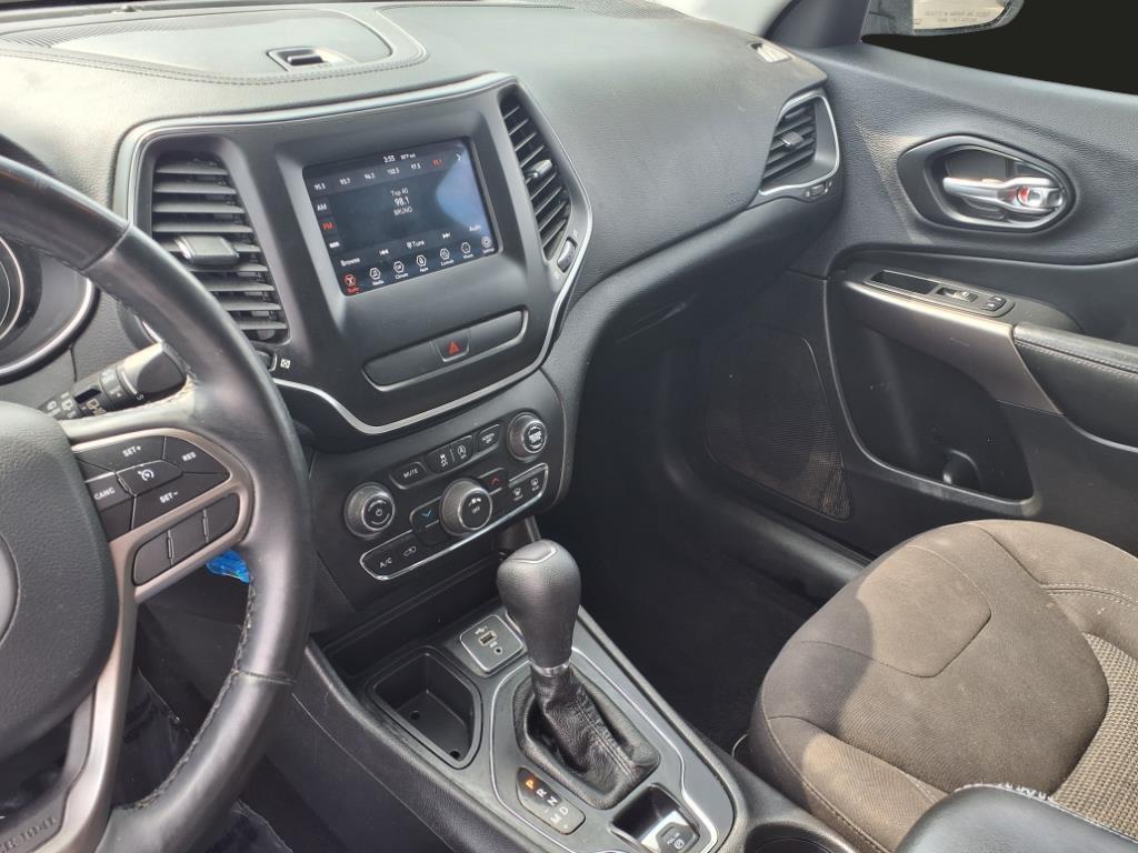 used 2019 Jeep Cherokee car, priced at $10,490