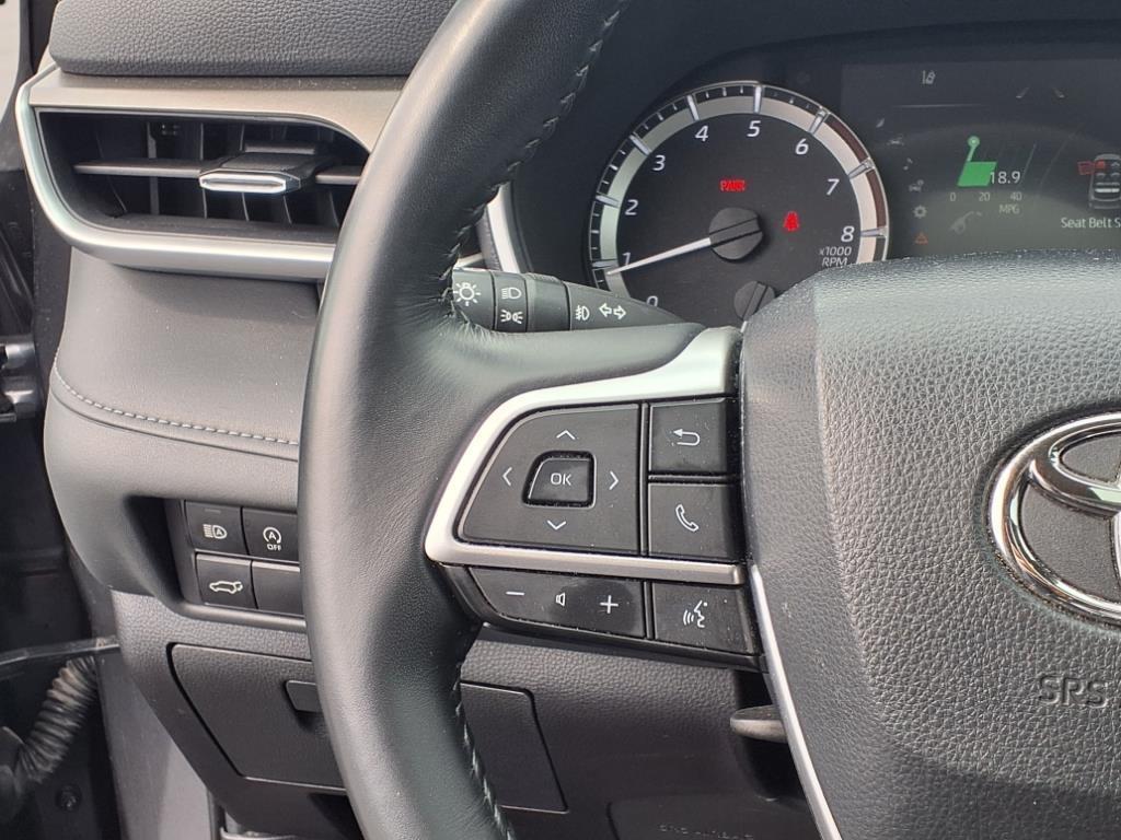 used 2023 Toyota Highlander car, priced at $34,670