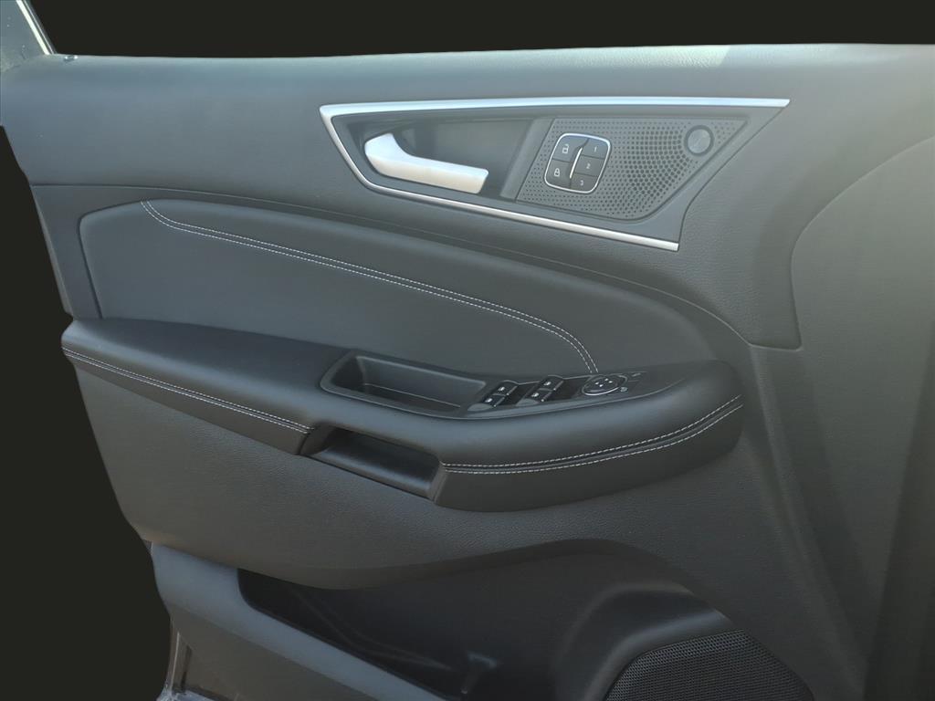 used 2024 Ford Edge car, priced at $29,823
