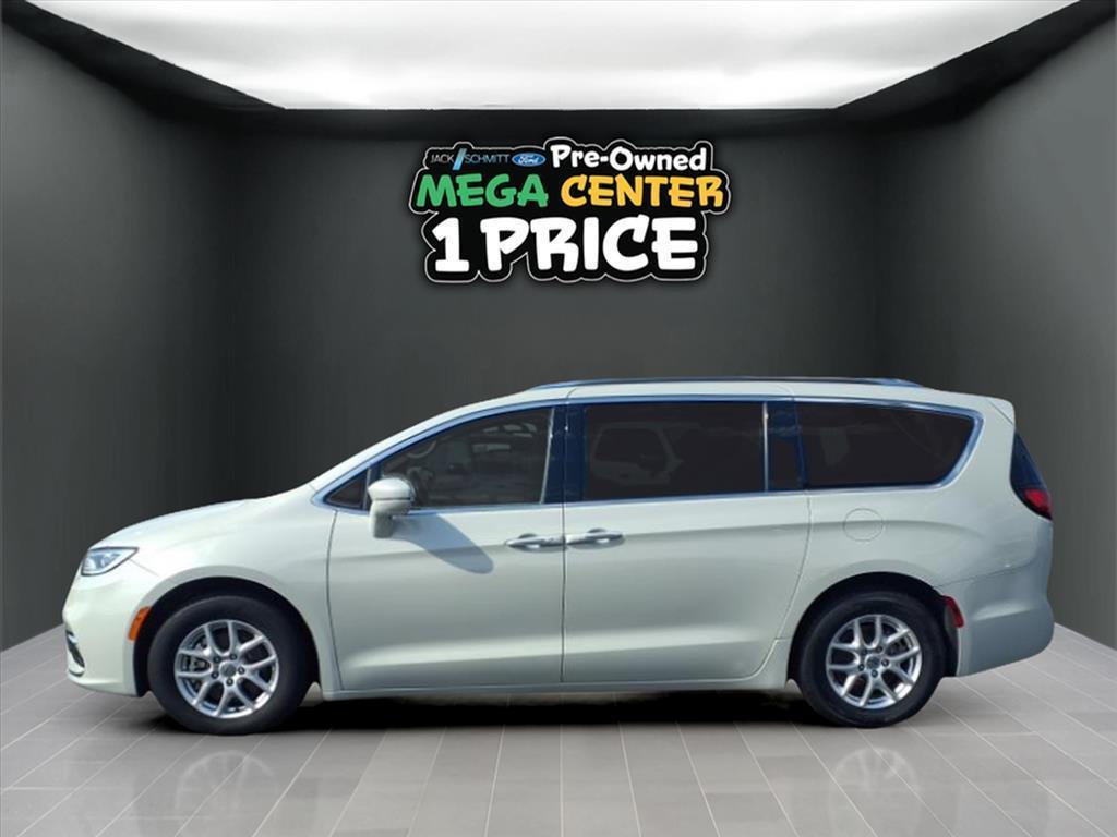 used 2021 Chrysler Pacifica car, priced at $23,269