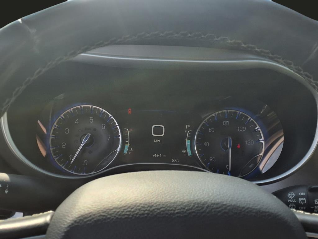 used 2021 Chrysler Pacifica car, priced at $23,269