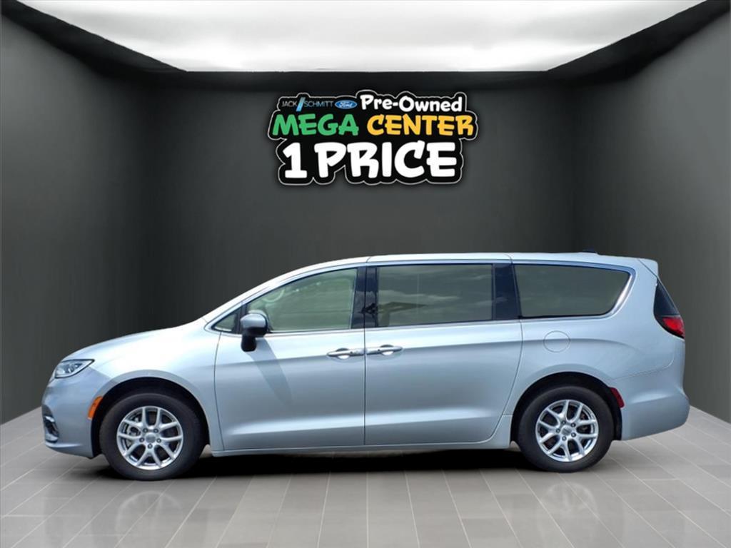 used 2023 Chrysler Pacifica car, priced at $22,942