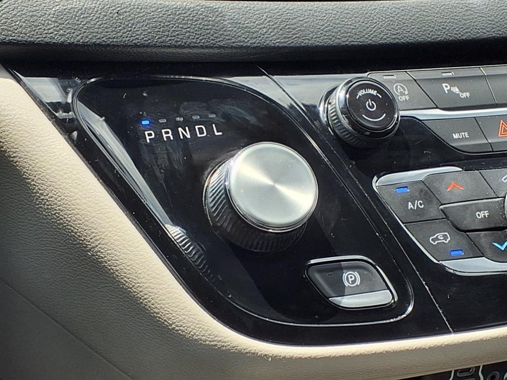 used 2023 Chrysler Pacifica car, priced at $22,942