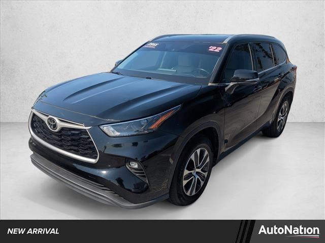 used 2022 Toyota Highlander car, priced at $26,135
