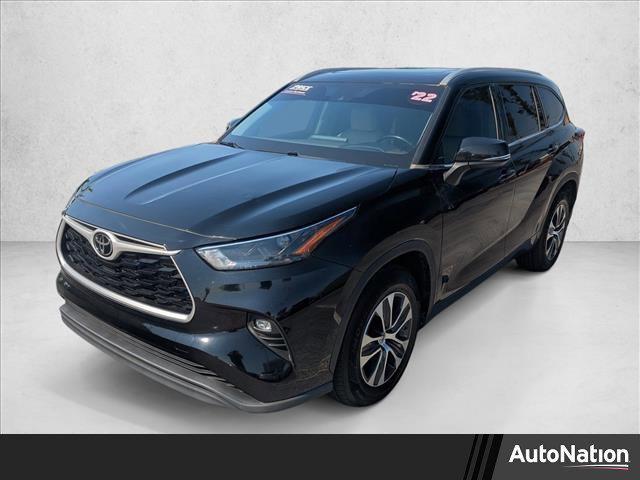used 2022 Toyota Highlander car, priced at $24,997