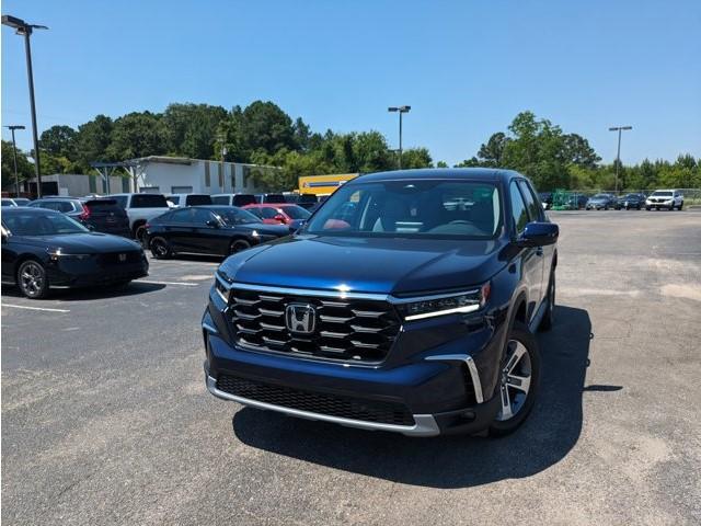 new 2025 Honda Pilot car, priced at $46,695