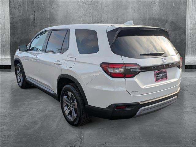 new 2025 Honda Pilot car, priced at $45,321