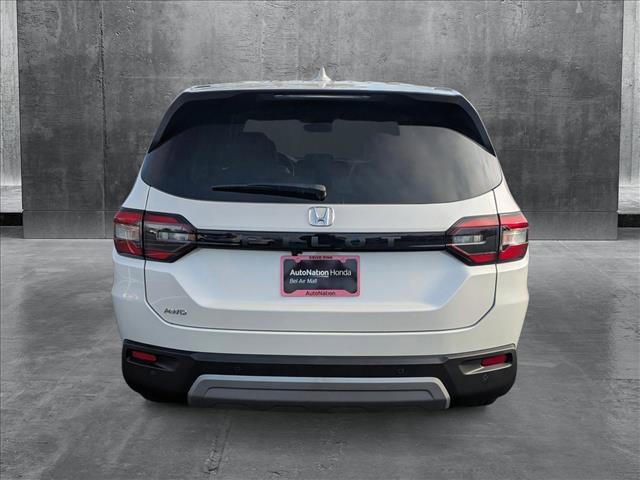 new 2025 Honda Pilot car, priced at $45,321