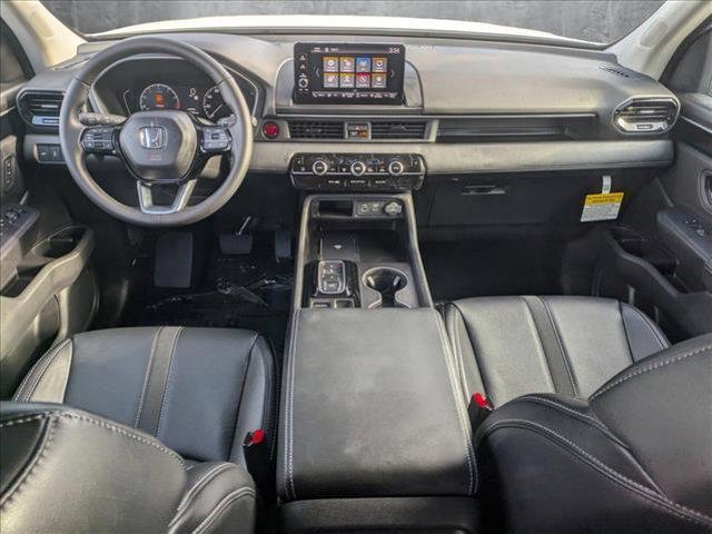 new 2025 Honda Pilot car, priced at $45,321