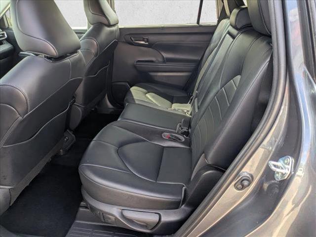 used 2020 Toyota Highlander car, priced at $27,476