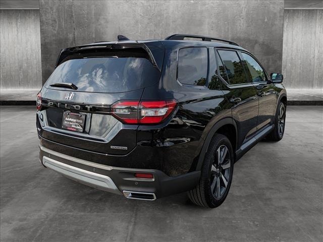 new 2025 Honda Pilot car, priced at $50,695