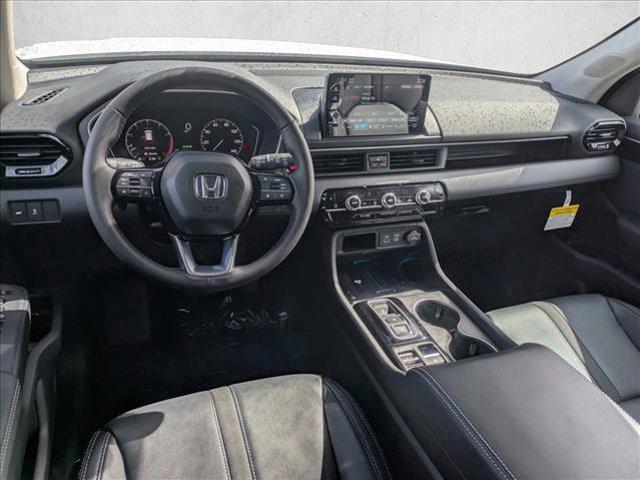 new 2025 Honda Pilot car, priced at $45,195