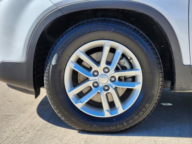 used 2014 Kia Sorento car, priced at $10,498