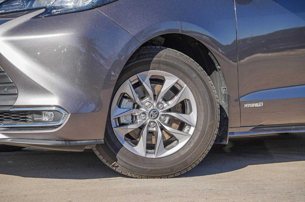 used 2021 Toyota Sienna car, priced at $38,004