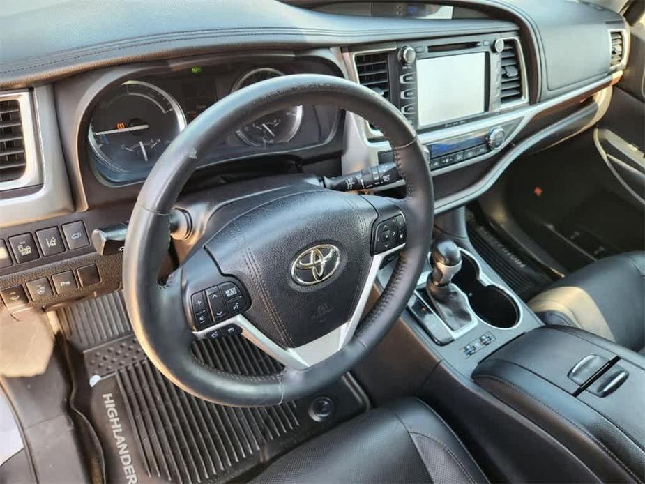 used 2016 Toyota Highlander Hybrid car, priced at $26,798