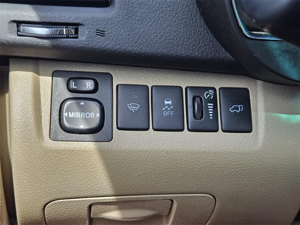 used 2011 Toyota Highlander car, priced at $15,685