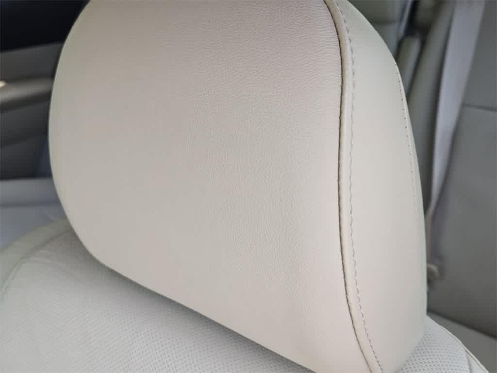 used 2011 Toyota Highlander car, priced at $15,685