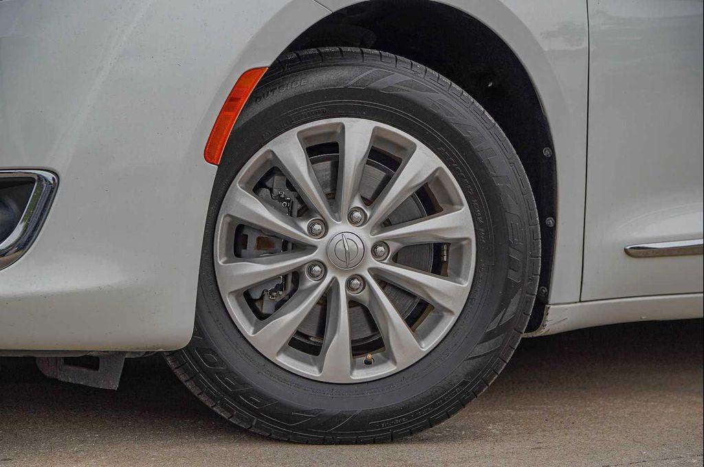 used 2018 Chrysler Pacifica car, priced at $11,598