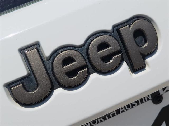 used 2016 Jeep Grand Cherokee car, priced at $15,298
