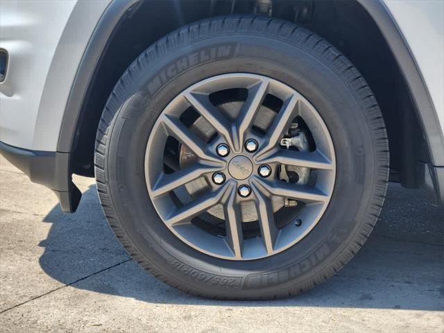 used 2016 Jeep Grand Cherokee car, priced at $15,298