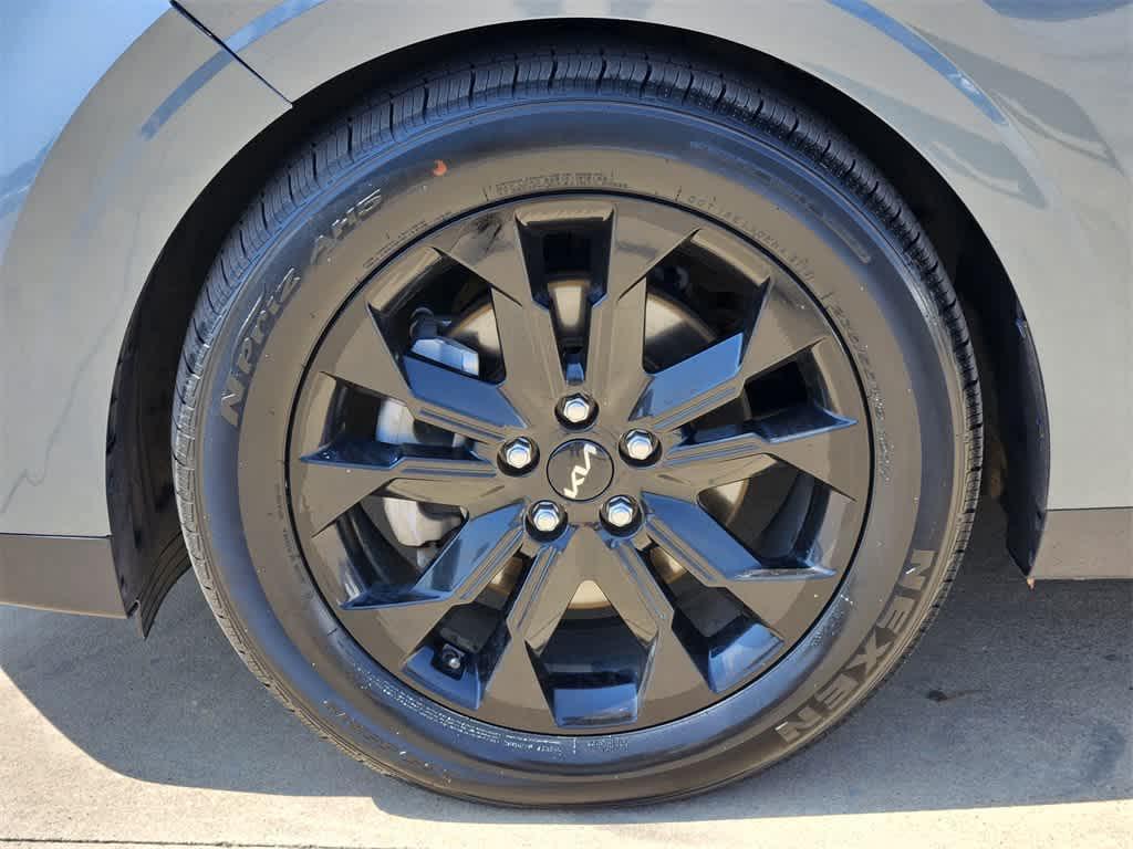 used 2022 Kia Carnival car, priced at $27,198