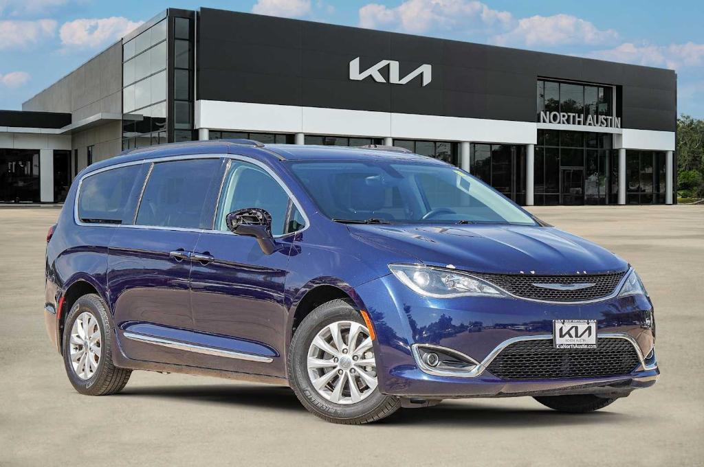 used 2017 Chrysler Pacifica car, priced at $12,398