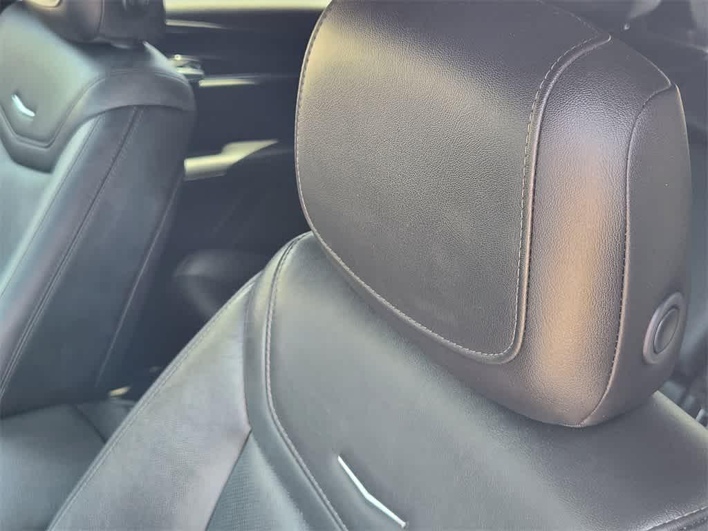 used 2020 Cadillac XT5 car, priced at $27,998
