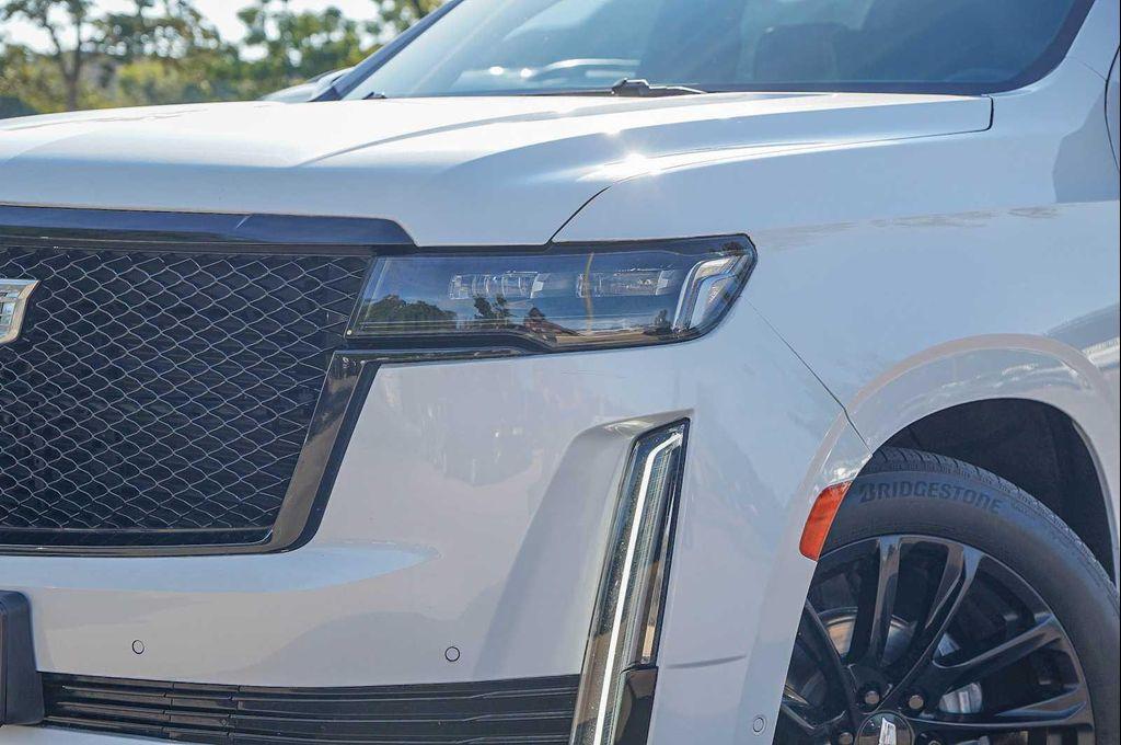 used 2021 Cadillac Escalade ESV car, priced at $54,998