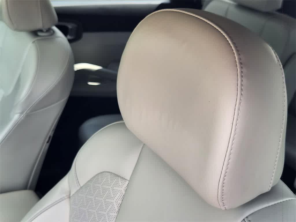 used 2021 Kia Sorento car, priced at $22,898